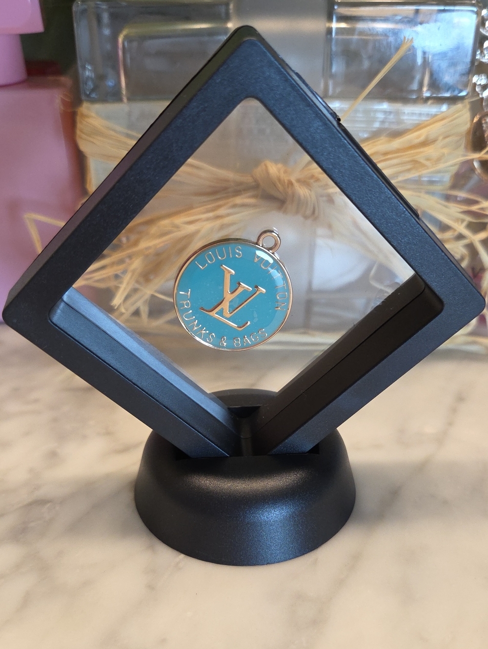 Fashion Louis Vuitton Turquoise and Gold Trunks & Bags Round Charm